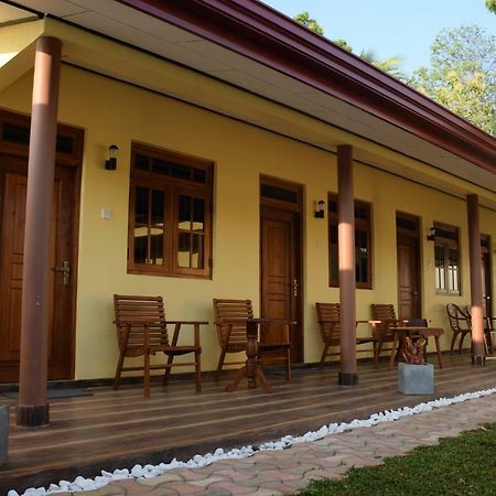 Gold Inn Дамбулла Экстерьер фото